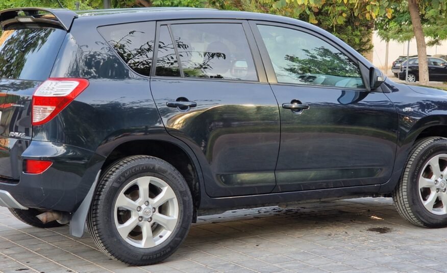Toyota RAV4 III